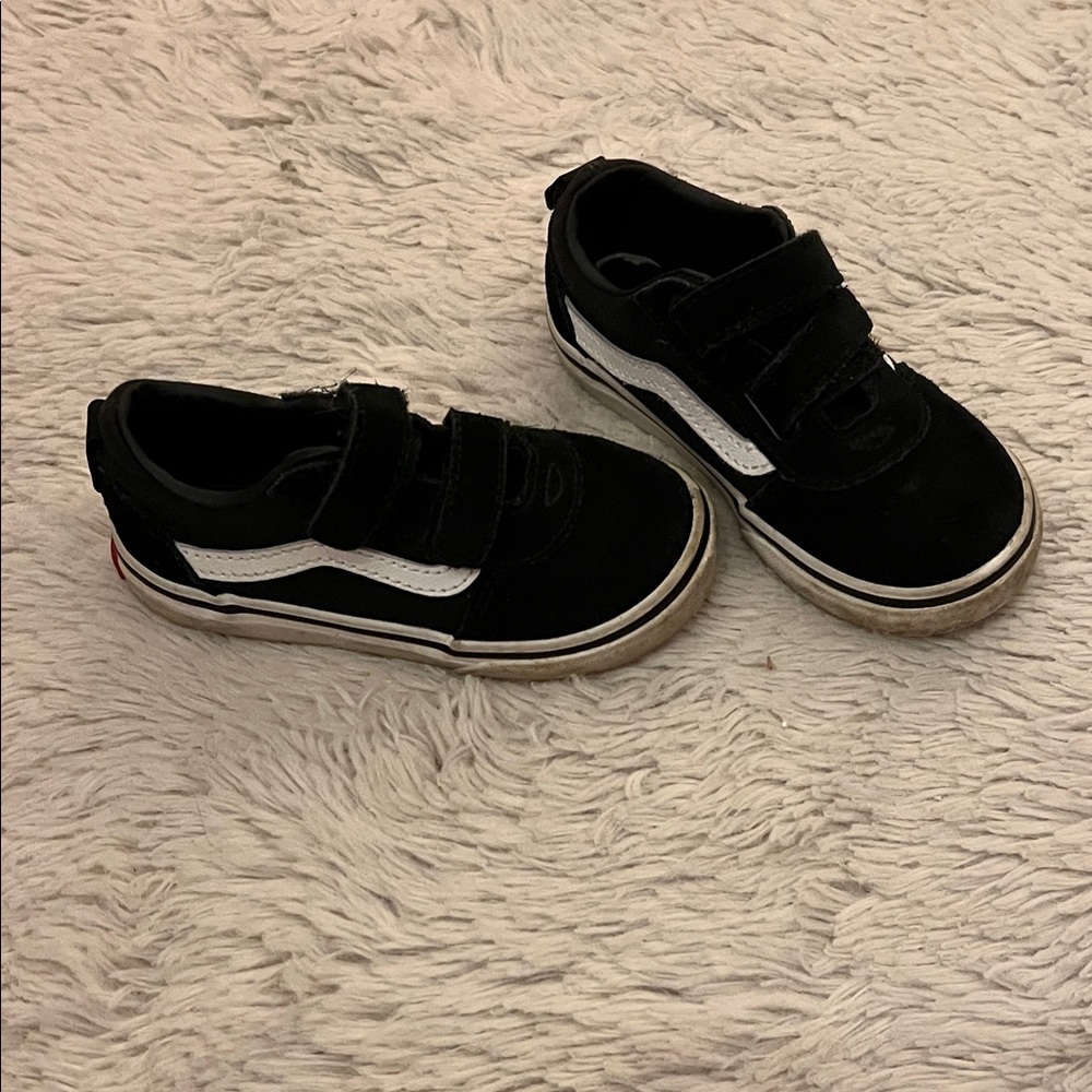 Vans Little Kids Black and White Velcro Sneakers size 8